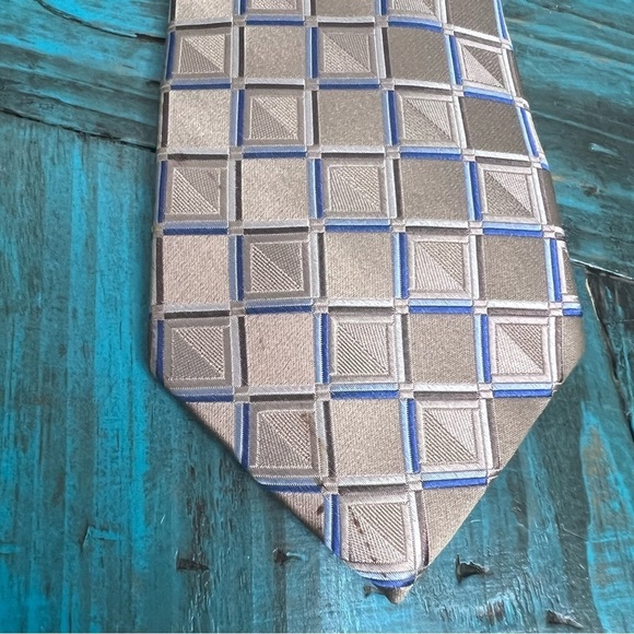 Michael Michael Kors Grey Silk Tie - Picture 2 of 7